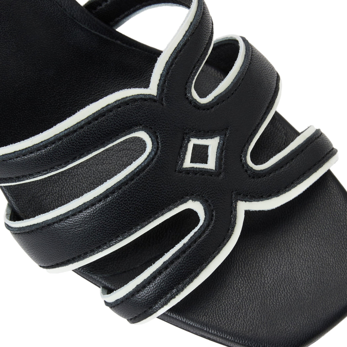 Bruno Magli Enora Black Nappa/Bone